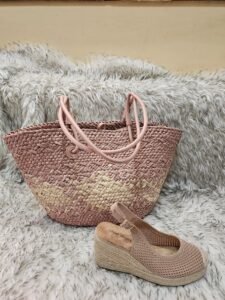 Cartera rafia y plataformas